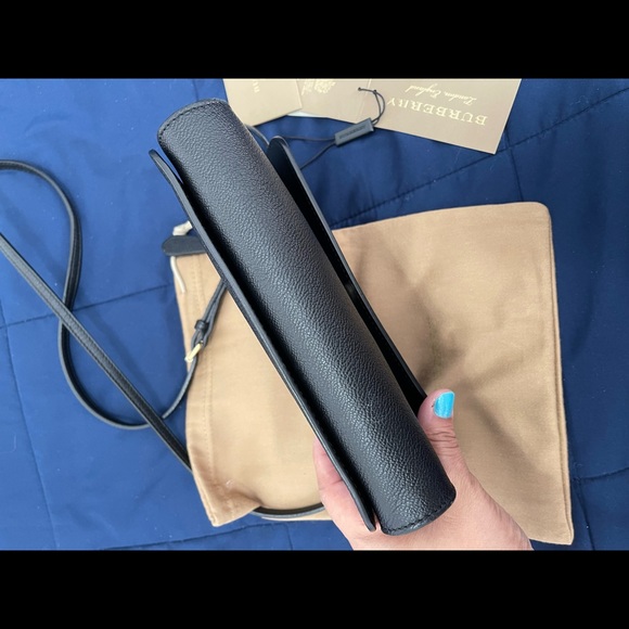 Burberry small Loxley crossbody - Picture 9 of 12